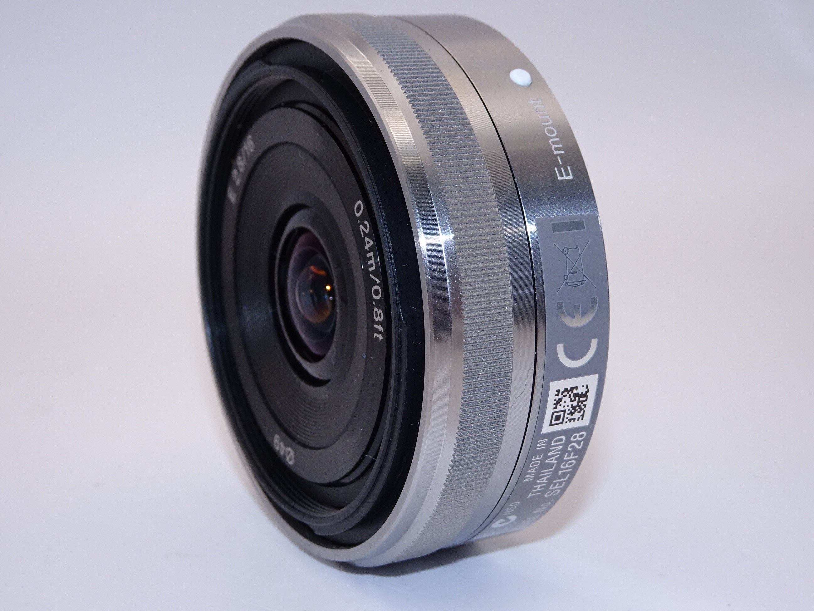 SONY 単焦点レンズ E 16mm F2.8 (SEL16F28) 激安価格と即納で通信販売