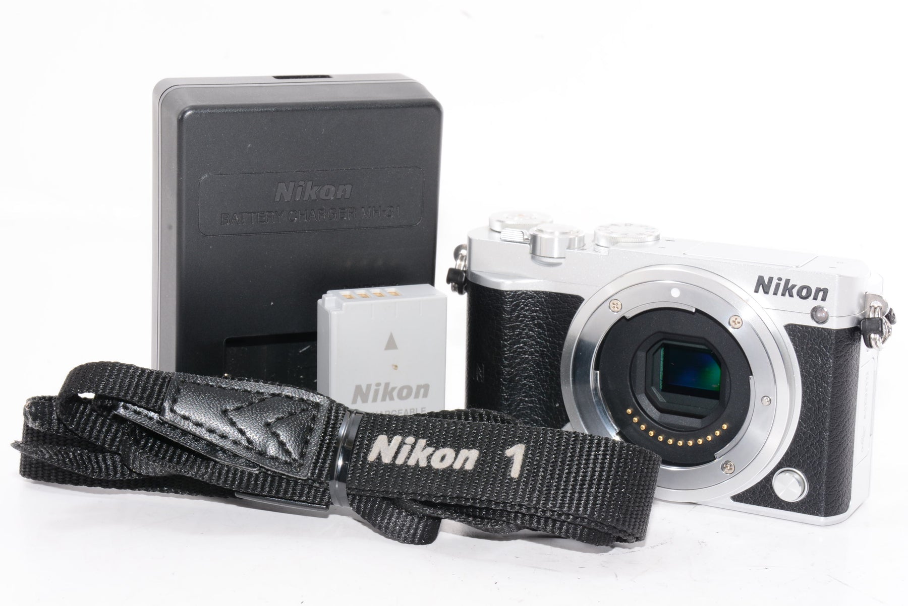 【外観特上級】Nikon ミラーレス一眼 Nikon1 J5 ボディ シルバー J5SL