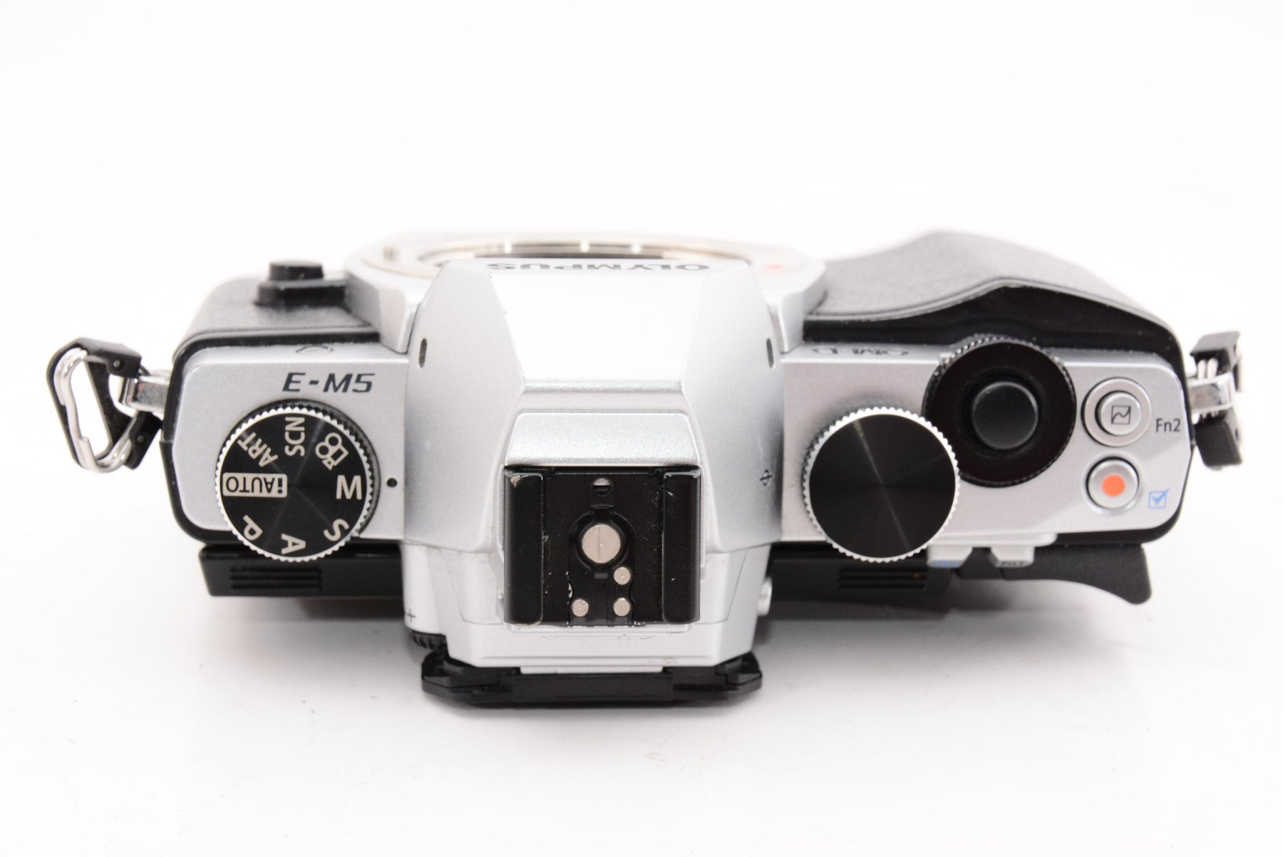 【外観特上級】OLYMPUS ミラーレス一眼 OM-D E-M5 ボディ シルバー 1605万画素 防塵 防滴 OM-D E-M5 BODY SLV