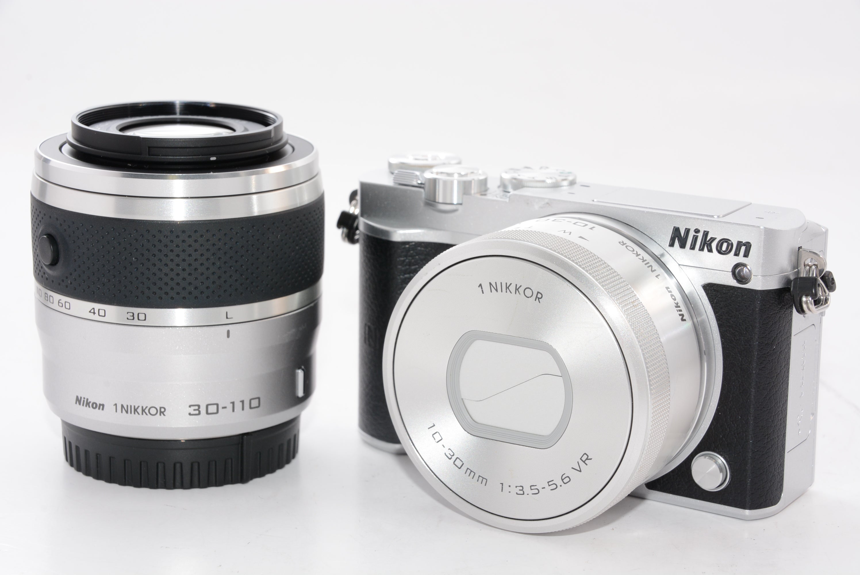 外観特上級】Nikon ミラーレス一眼 Nikon1 J5 ダブルズームキット 