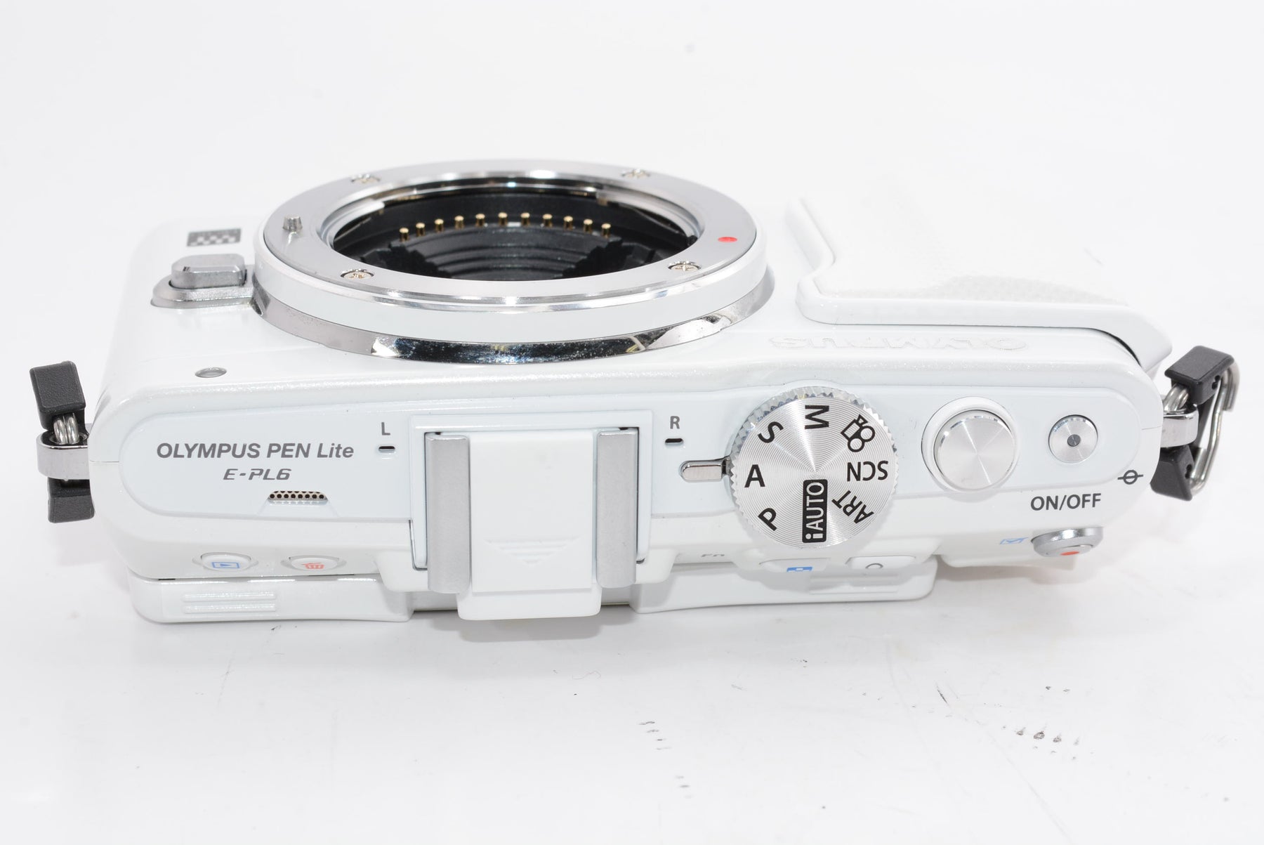 【外観特上級】OLYMPUS ミラーレス一眼 PEN Lite E-PL6 ボディ ホワイト E-PL6 BODY WHT