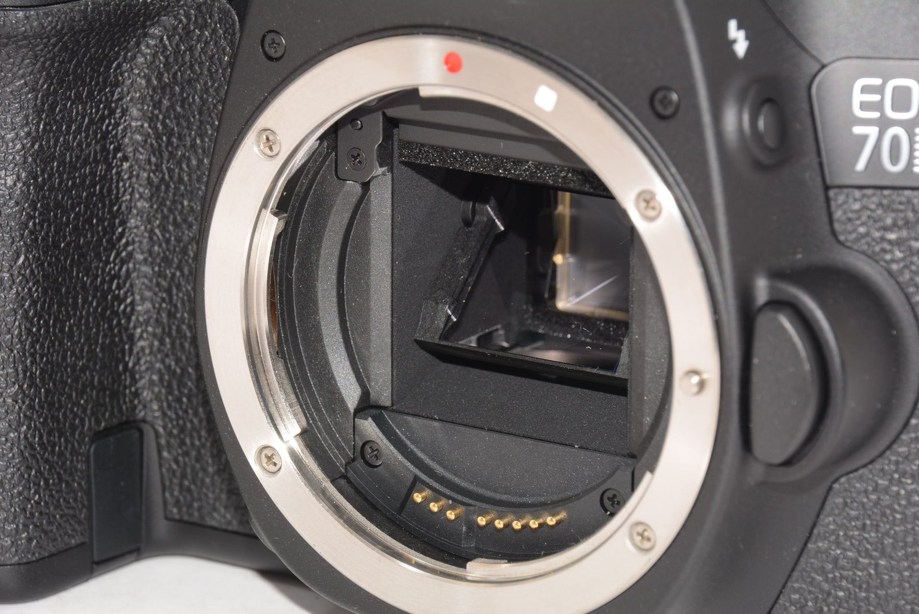 【外観特上級】Canon デジタル一眼レフカメラ EOS70D ボディ EOS70D