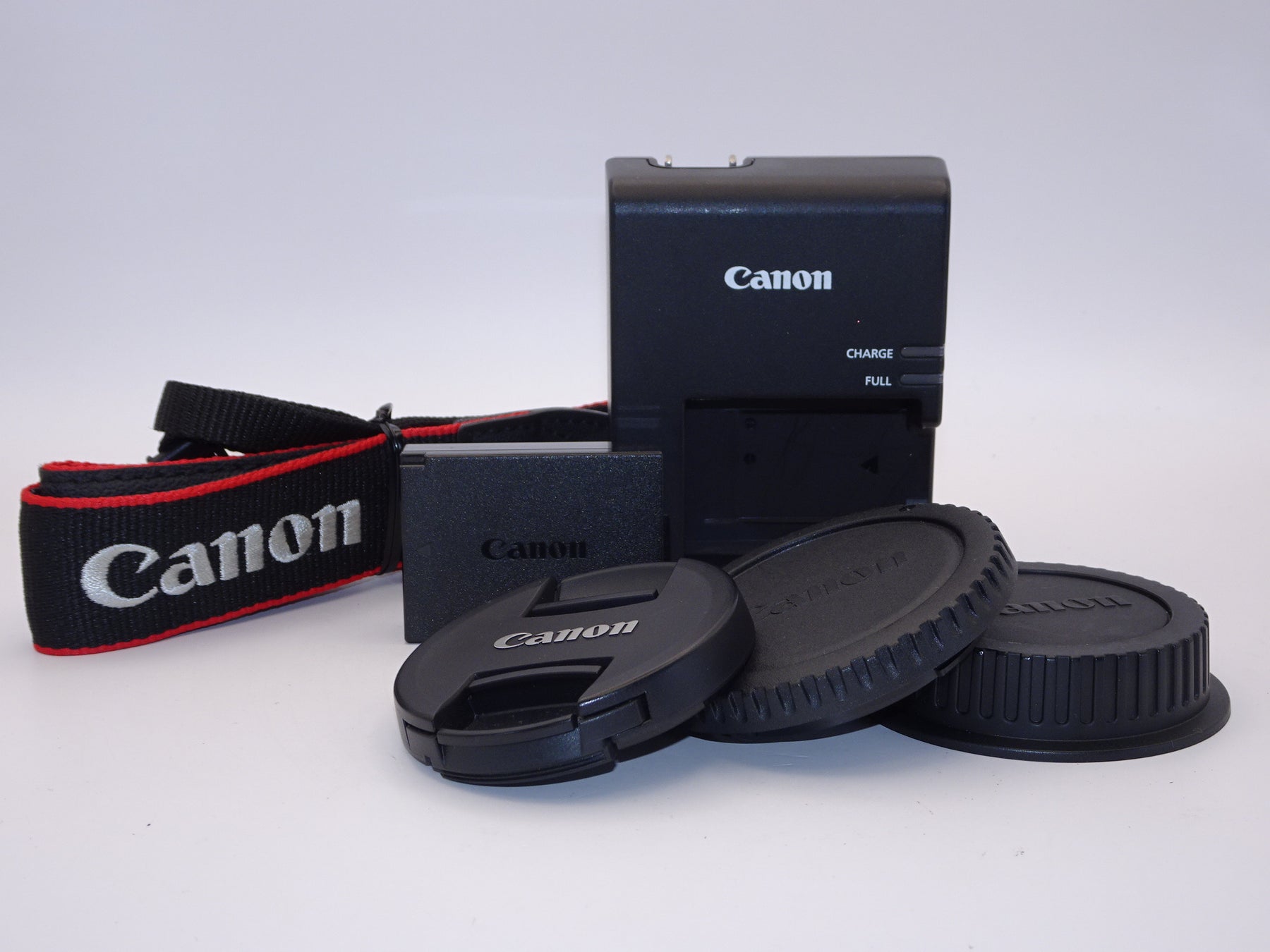 【外観特上級】Canon デジタル一眼レフカメラ EOS Kiss X90 標準ズームキット EOSKISSX901855IS2LK