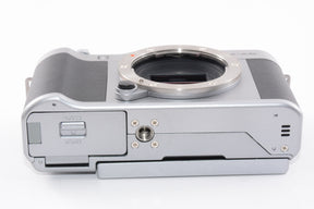 【外観特上級】FUJIFILM ミラーレス一眼 X-A5シルバー X-A5-S