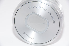 【外観特上級】Nikon 標準ズームレンズ1 NIKKOR VR 10-30mm f/3.5-5.6 PD-ZOOM シルバー