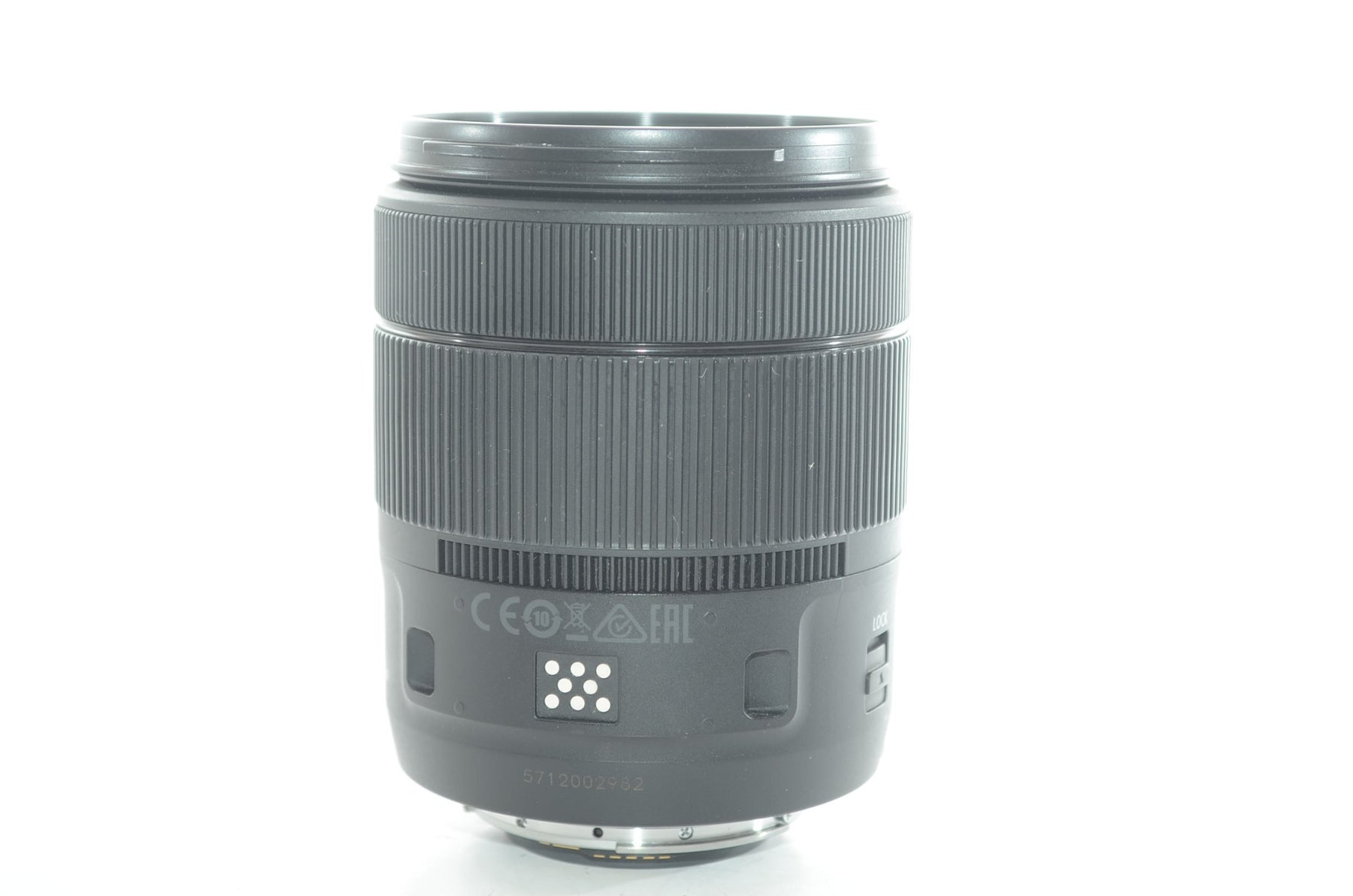 【外観特上級】Canon 標準ズームレンズ EF-S18-135㎜ F3.5-5.6 IS USM APS-C対応