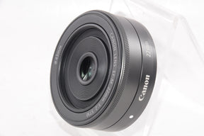 【外観特上級】Canon 単焦点広角レンズ EF-M22mm F2 STM シルバー ミラーレス一眼対応 EF-M222STMSL