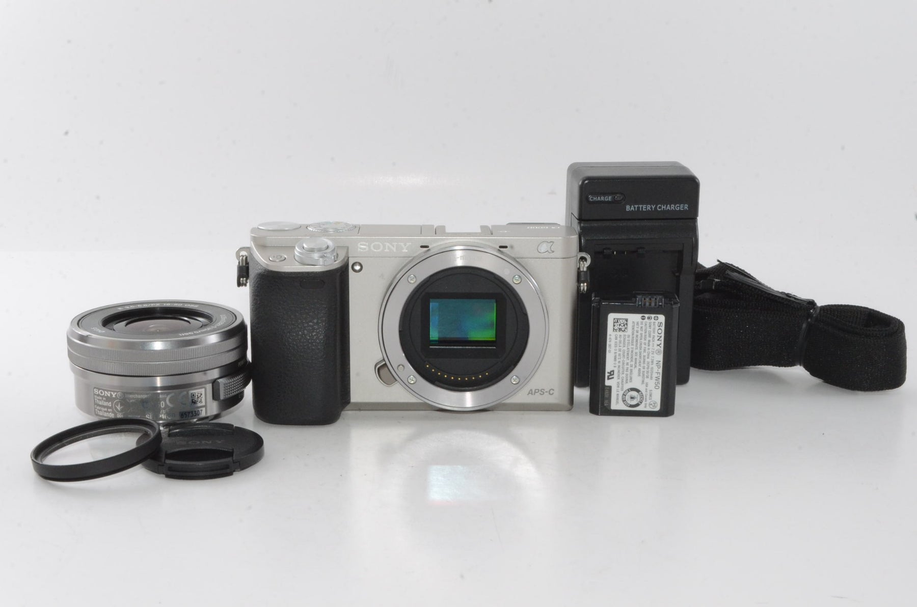 【外観並級】ソニー ミラーレス一眼 α6000 パワーズームレンズキット E PZ 16-50mm F3.5-5.6 OSS シルバー ILCE-6000L S