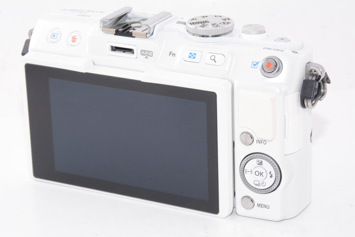 【外観並級】OLYMPUS ミラーレス一眼 PEN Lite E-PL6 ボディ ホワイト E-PL6 BODY WHT