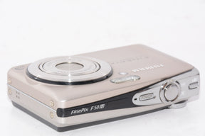 【外観特上級】FUJIFILM デジタルカメラ FinePix F50fd シルバー FX-F50FD