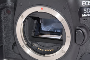 【外観特上級】Canon デジタル一眼レフカメラ EOS 5D Mark IV ボディー
