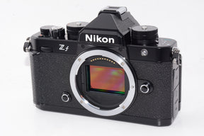 【外観特上級】Nikon Z f LK40(SE) ミラーレス一眼 Zf 40㎜単焦点レンズキット フルサイズ ニコン