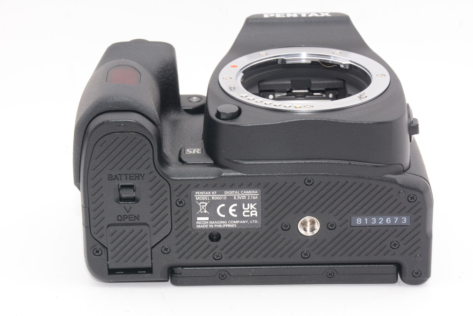 【ほぼ新品】PENTAX KF ボディ ブラック APS-Cデジタル一眼レフカメラ 【視野率100%光学ファインダー】【超高感度・高解像 2424万画素】【4.5段ボディ内手ぶれ補正機構】【最高ISO感度102400】【全天候型・アウトドアスペック】【バリアングルモニター】