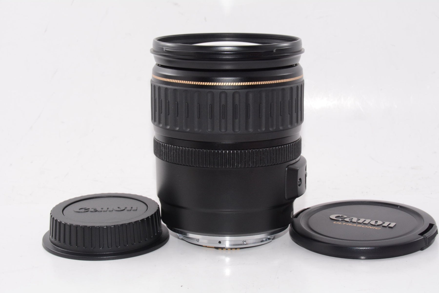 【外観並級】Canon 標準ズームレンズ EF28-135mm F3.5-5.6 IS USM フルサイズ対応