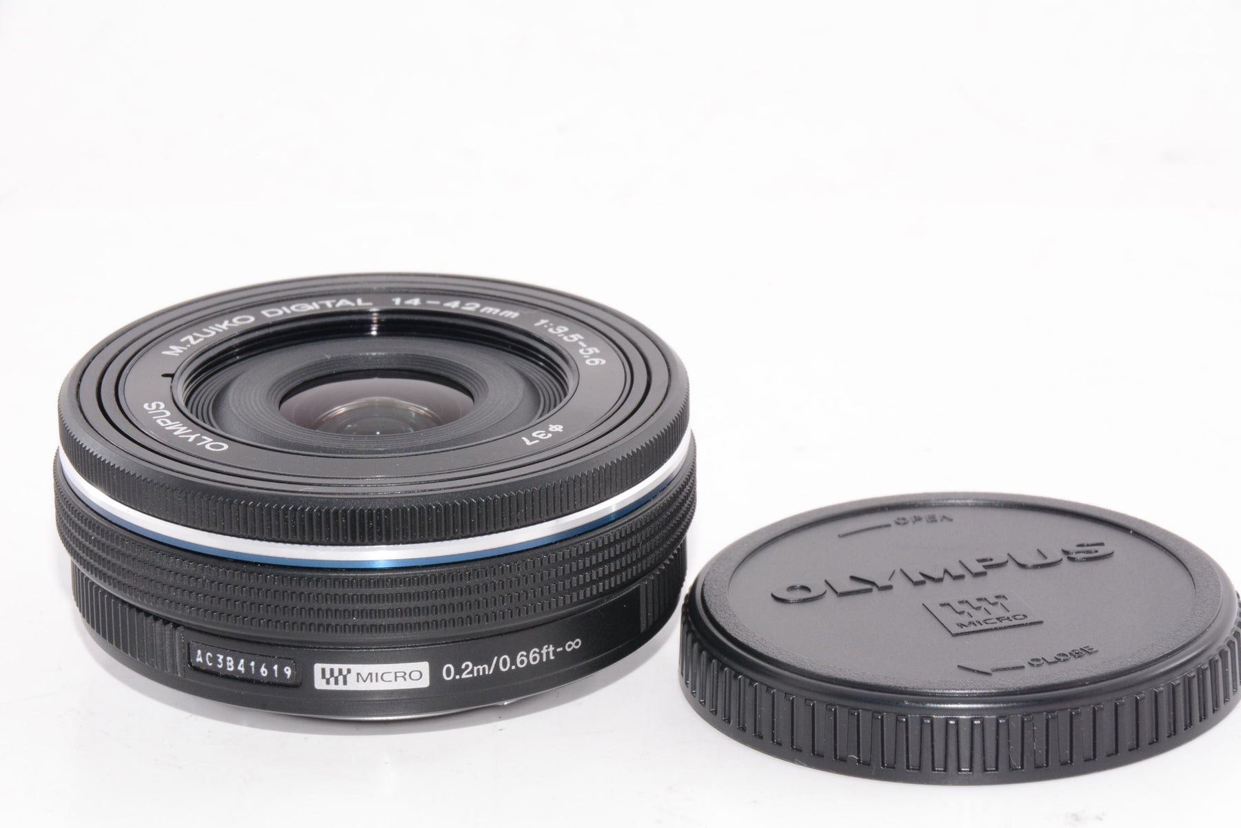 【外観特上級】OLYMPUS 電動式パンケーキズームレンズ M.ZUIKO DIGITAL ED 14-42mm F3.5-5.6 EZ BLK