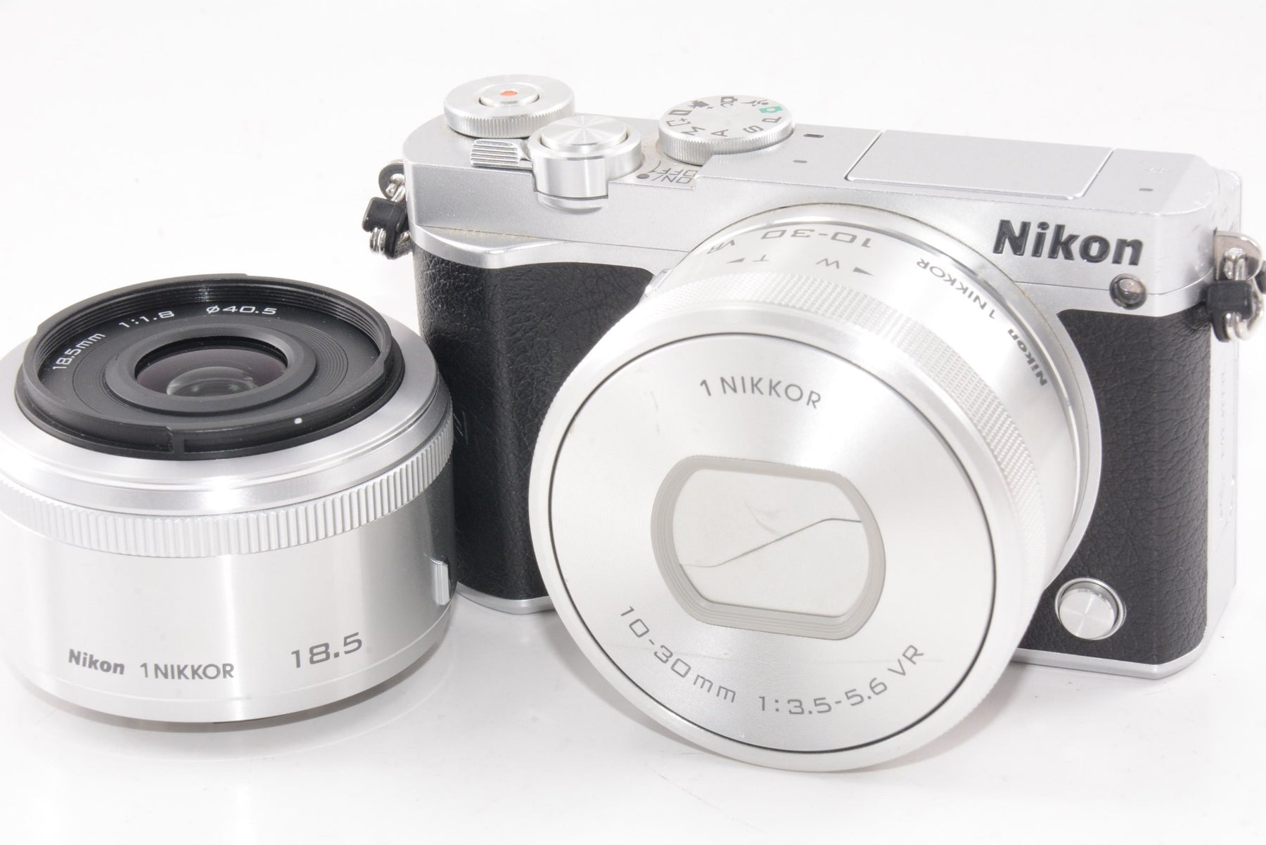 【外観並級】Nikon ミラーレス一眼 Nikon1 J5 ダブルレンズキット シルバー