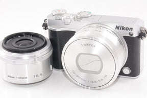 【外観並級】Nikon ミラーレス一眼 Nikon1 J5 ダブルレンズキット シルバー