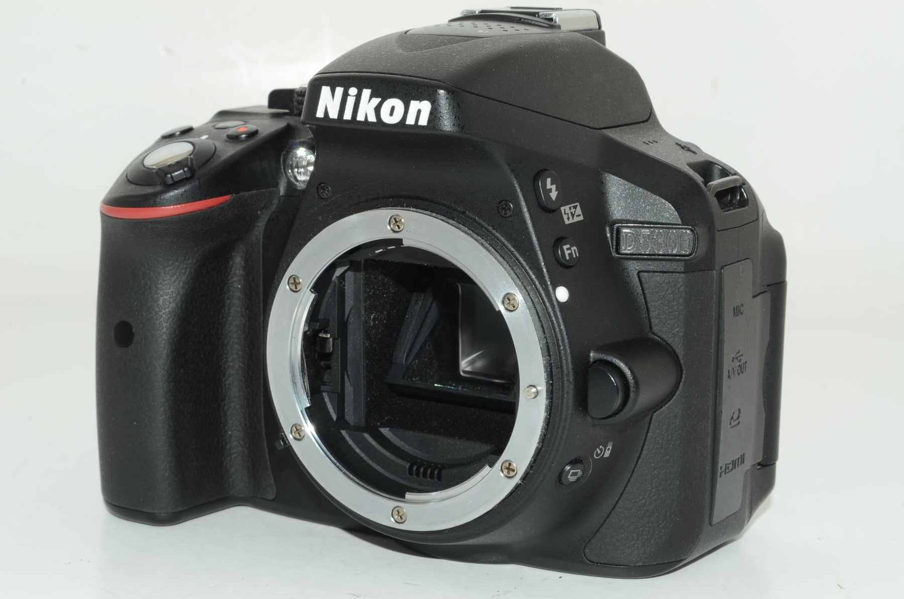 【外観特上級】Nikon デジタル一眼レフカメラ D5300 ブラック