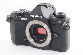 【外観特上級】OLYMPUS ミラーレス一眼 OM-D E-M5 MarkII 12-50mm EZレンズキットブラック E-M5 MarkII 12-50mm EZ LK BLK E-M5MarkII1250LKBLK