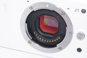 【外観並級】Nikon ニコン ミラーレス一眼カメラ Nikon 1 J1 ボディ ホワイト