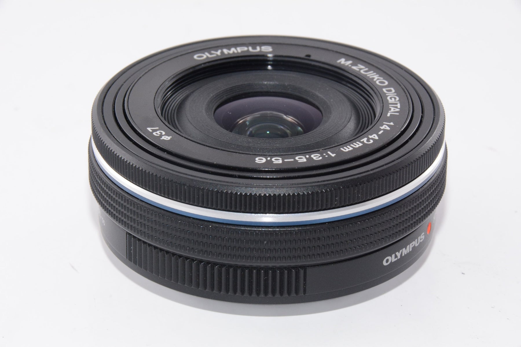 【外観特上級】OLYMPUS 電動式パンケーキズームレンズ M.ZUIKO DIGITAL ED 14-42mm F3.5-5.6 EZ BLK