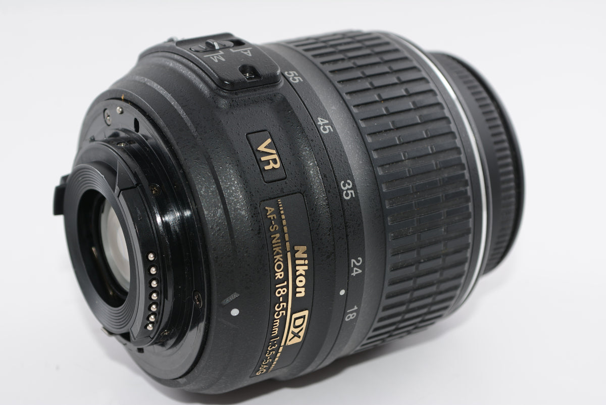 【外観特上級】Nikon 標準ズームレンズ AF-S DX NIKKOR 18-55mm f3.5-5.6G VR