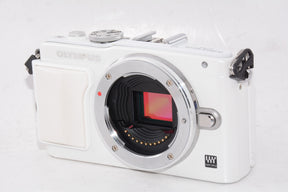 【外観特上級】OLYMPUS ミラーレス一眼 PEN Lite E-PL6 ボディ ホワイト E-PL6 BODY WHT