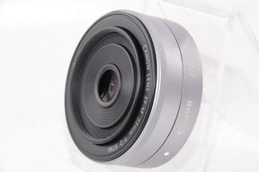 【外観並級】Canon 単焦点広角レンズ EF-M22mm F2 STM シルバー ミラーレス一眼対応 EF-M222STMSL
