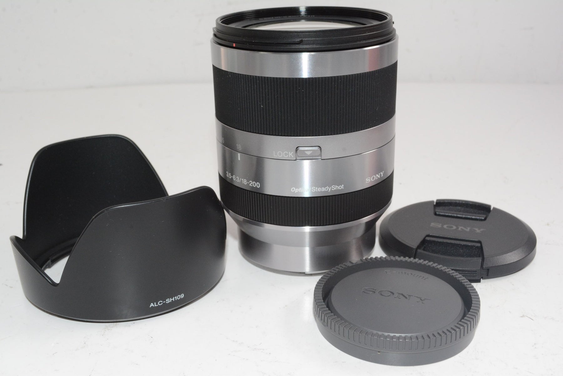【外観特上級】ソニー SONY 高倍率ズームレンズ E 18-200mm F3.5-6.3 OSS SEL18200