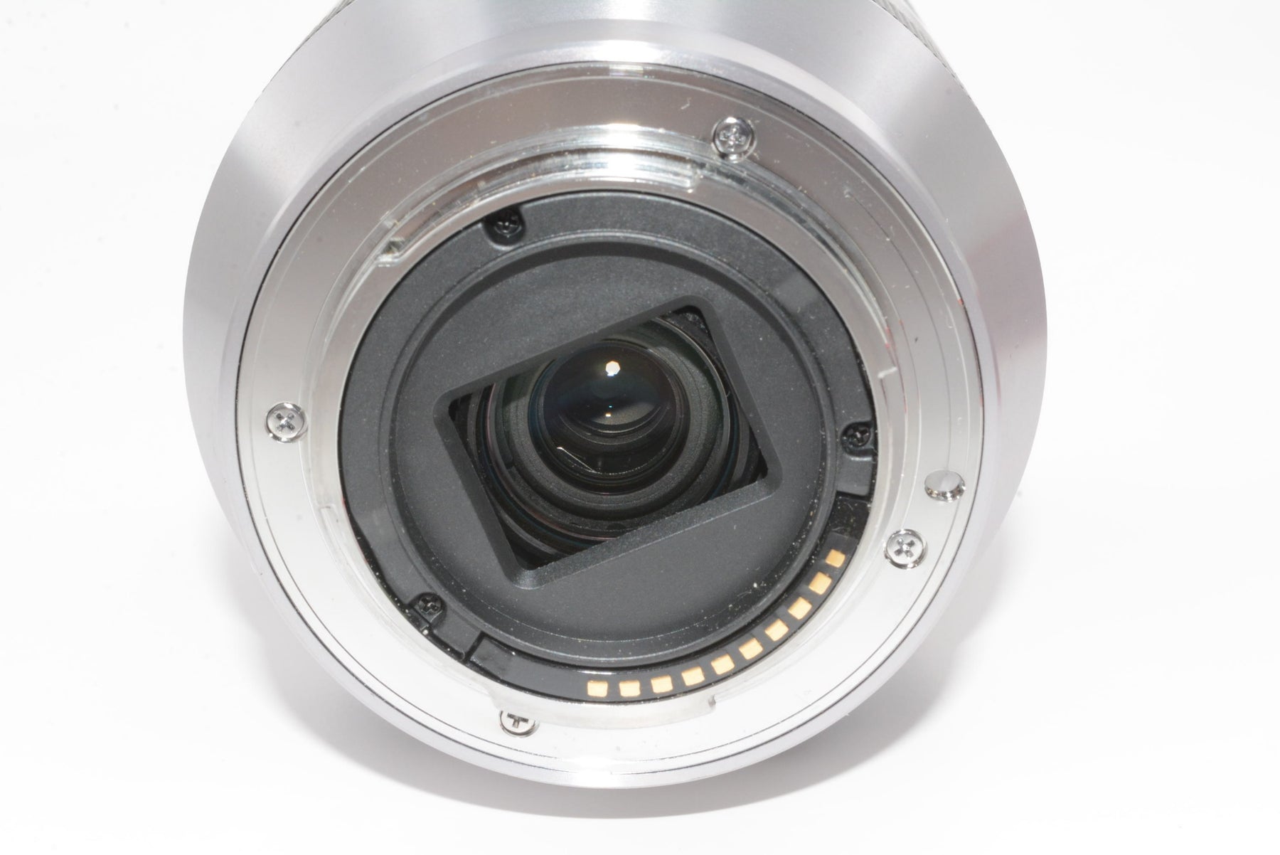 【外観並級】SONY 高倍率ズームレンズ E 18-200mm F3.5-6.3