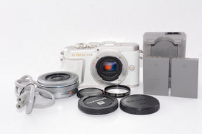 【外観並級】OLYMPUS ミラーレス一眼カメラ PEN E-PL9 レンズキット ホワイト