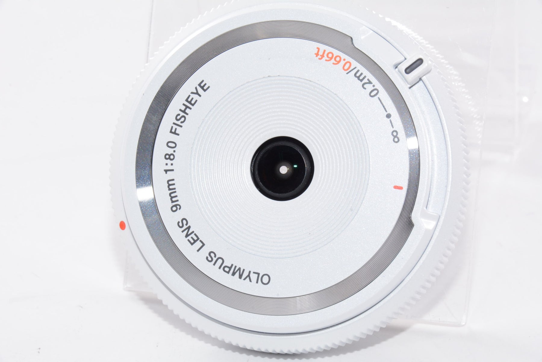 【外観特上級】OLYMPUS ミラーレス一眼 9mm f8 フィッシュアイ ボディキャップレンズ ホワイト