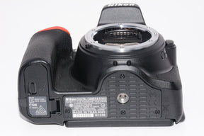 【外観特上級】Nikon デジタル一眼レフカメラ D5600 ボディ