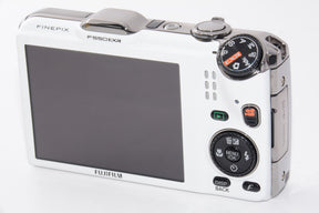 【外観特上級】FUJIFILM デジタルカメラ FinePix F550EXR ホワイト FX-F550EXR WH