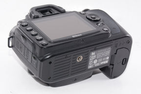 【外観並級】Nikon デジタル一眼レフカメラ D90 AF-S DX 18-105 VRレンズキット D90LK18-105