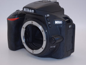 【外観並級】Nikon デジタル一眼レフカメラ D5500 ボディー ブラック 2416万画素 3.2型液晶 タッチパネル D5500BK