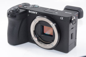 【ほぼ新品】SONY(ソニー) APS-C ミラーレス一眼カメラ α6700 高倍率ズームレンズキット(同梱レンズ:SEL18135) ブラック ILCE-6700M