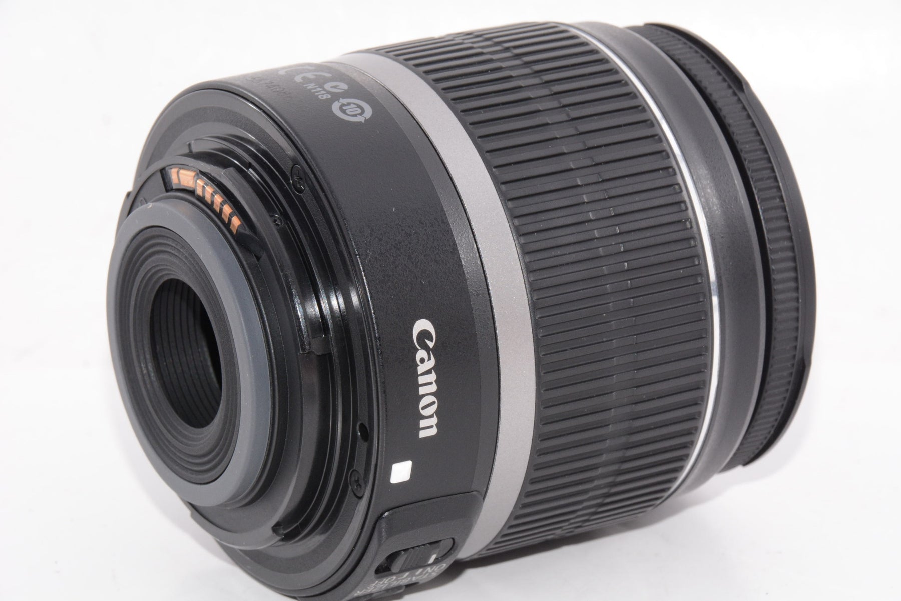 【外観特上級】Canon 標準ズームレンズ EF-S18-55mm F3.5-5.6 IS