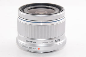 【外観特上級】OLYMPUS M.ZUIKO DIGITAL 25mm F1.8 シルバー マイクロフォーサーズ用 単焦点レンズ