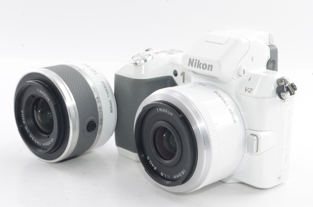 【外観並級】Nikon ミラーレス一眼 Nikon 1 V2 ダブルレンズキット 1 NIKKOR 18.5mm f/1.8 /1 NIKKOR VR 10-30mm f/3.5-5.6付属 ホワイト N1V2WLKWH