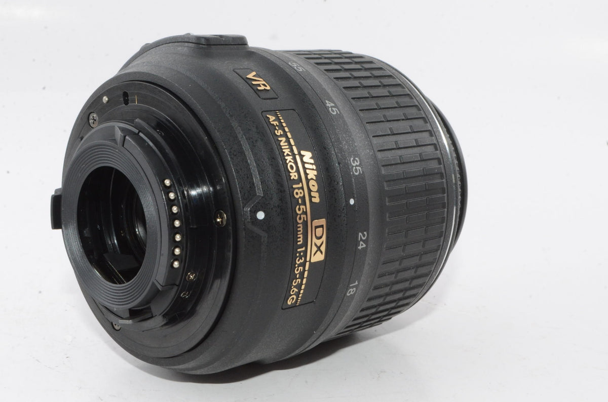 【外観特上級】Nikon AF-S DX NIKKOR 18-55mm f3.5-5.6G VR