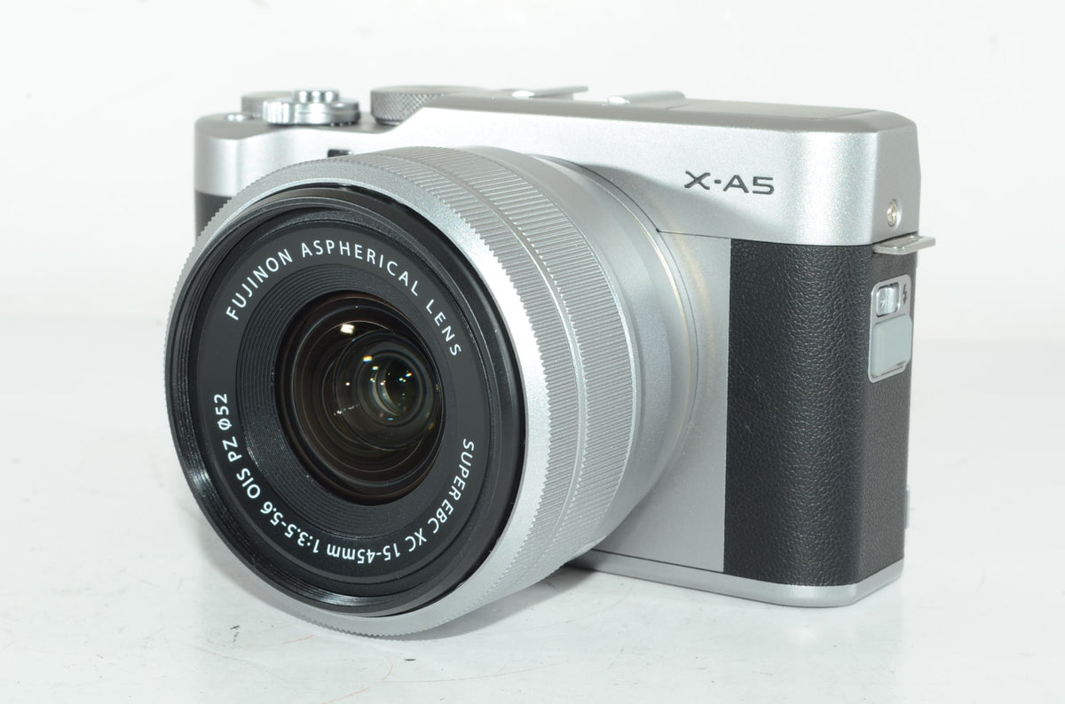 【外観特上級】FUJIFILM ミラーレス一眼カメラ X-A5レンズキット シルバー X-A5LK-S