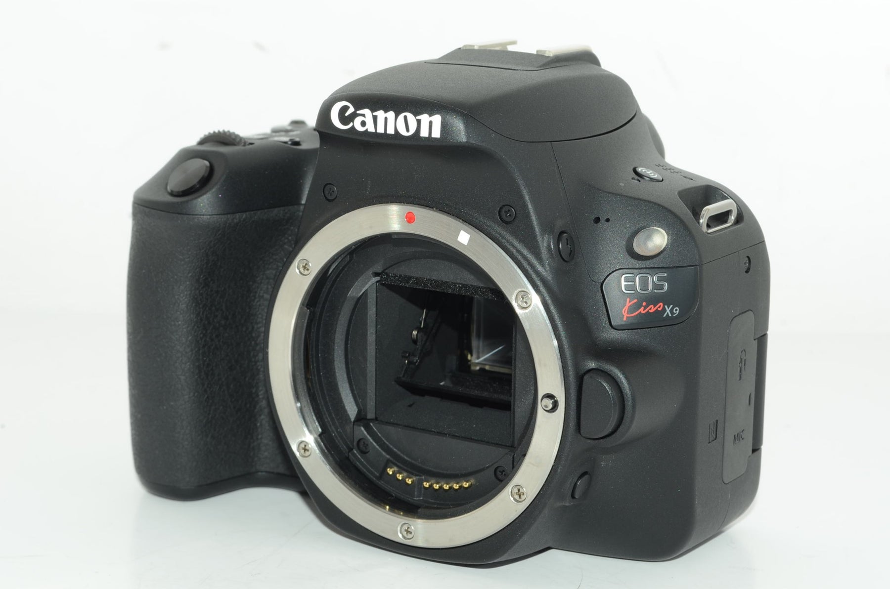 【外観特上級】Canon デジタル一眼レフカメラ「EOS Kiss X9」ダブルズームキット (ブラック) EOSKISSX9BK-WKIT