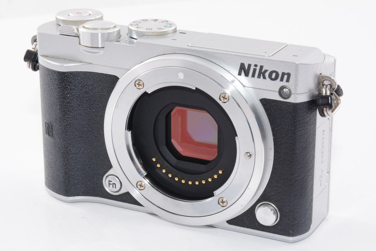 【外観並級】Nikon ミラーレス一眼 Nikon1 J5 標準パワーズームレンズキット シルバー J5HPLKSL