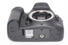 【外観特上級】Canon デジタル一眼レフカメラ EOS 7D Mark IIボディ EOS7DMK2