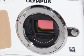 【外観特上級】OLYMPUS ミラーレス一眼 E-PL2 ボディ ホワイト