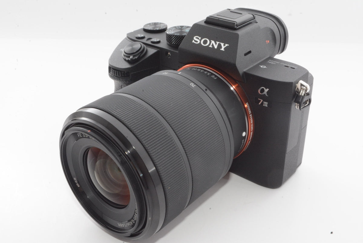 【ほぼ新品】ソニー ミラーレス一眼 α7 III ズームレンズキット FE 28-70mm F3.5-5.6 OSS ILCE-7M3K