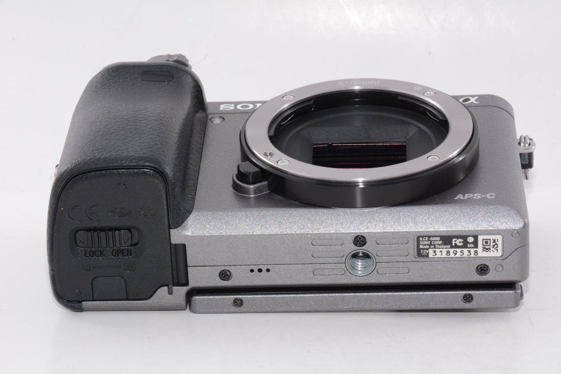 【外観特上級】ソニー ミラーレス一眼 α6000 ボディ グラファイトグレー ILCE-6000