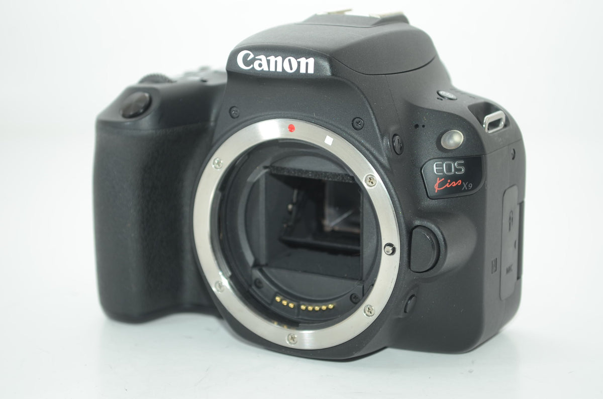 【外観並級】Canon デジタル一眼レフカメラ「EOS Kiss X9」ダブルズームキット (ブラック) EOSKISSX9BK-WKIT