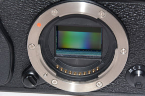 【外観並級】FUJIFILM ミラーレス一眼 X-E1 ボディ ブラック FX-X-E1B